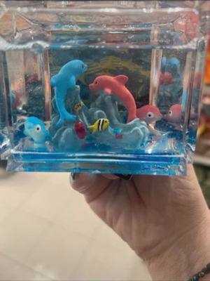 Aquarium pencil holder with dolphins like new