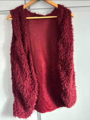 Benissimo vest new, red wool