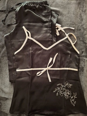 Satin black pajama like new, size S