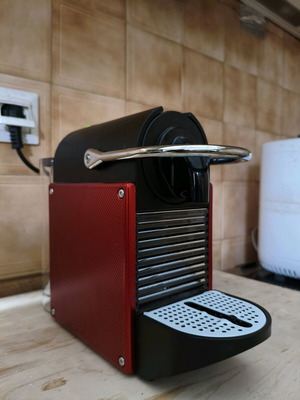 Nespresso Pixie coffee machine new