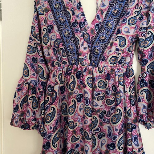 Dress colorful, like new, sizes M to L, versatile for walk or beach