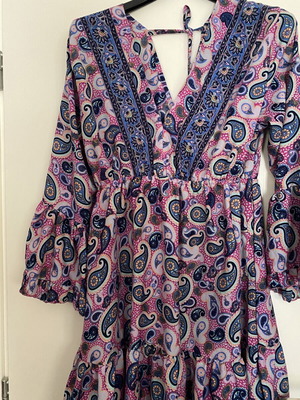 Dress colorful, like new, sizes M to L, versatile for walk or beach