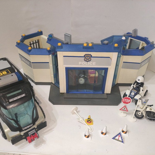 Playmobil police station with car and figures used set