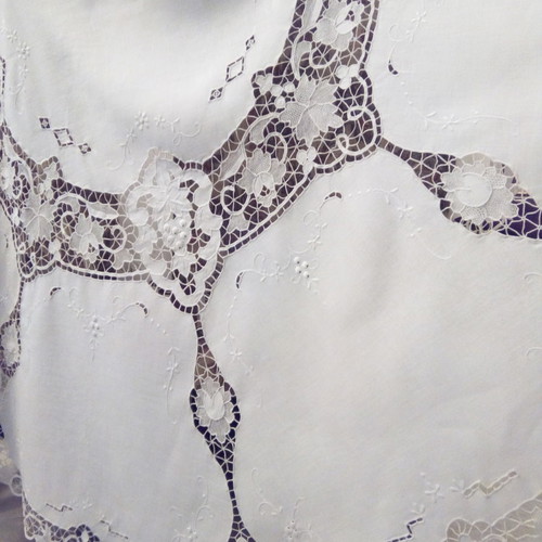 Handmade round tablecloth with kopaneli lace and white embroidery, new