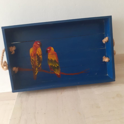 Wooden tray with hand-painted parrots like new, 50×30 cm