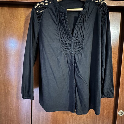 Julia Bergovich women's shirt like new, black, size L