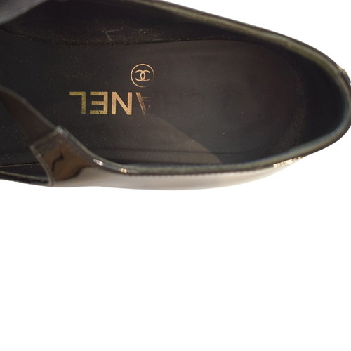 Chanel patent leather pumps with CC bow and block heel EU 36C