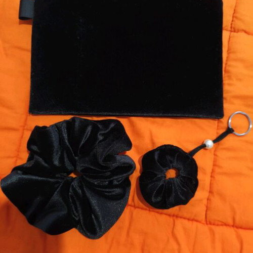 Handmade velvet toiletry bag new with free scrunchie and keychain