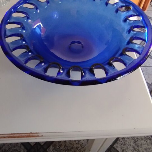 Blue decorative platter like new