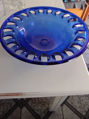 Blue decorative platter like new