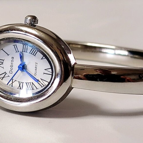Dobroa Vintage Style Women's Watch new