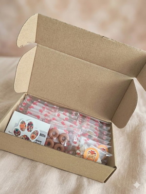 Gift box with 15 different wax melts scents new, plant-based
