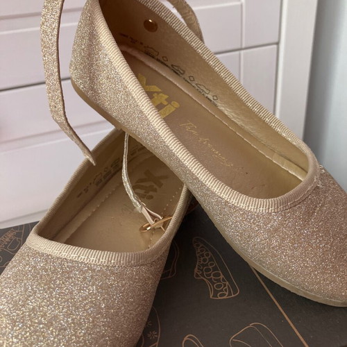 Xti gold ballerina shoes size 30 for girls, leather with gold details