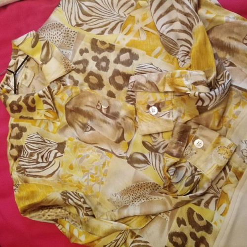 Escada vintage silk shirt like new, unique design