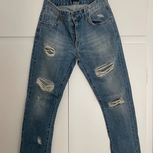 Seven jeans with rips, size 27, like new, blue