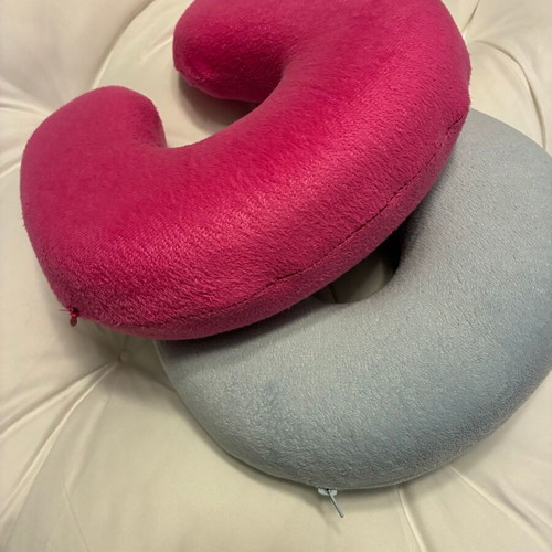 Neck pillows set of 2 for airplane, pink and light blue with zipper
