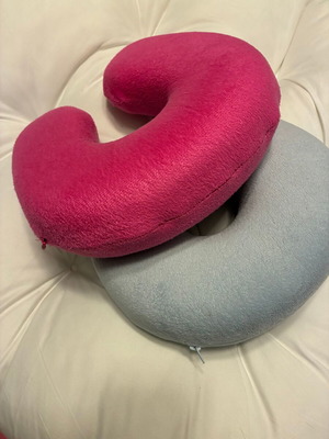Neck pillows set of 2 for airplane, pink and light blue with zipper