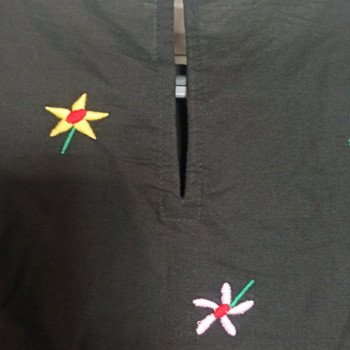 Compañía Fantástica top new with embroidered colorful flowers, size XL