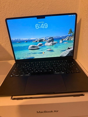 Apple MacBook Air 13 M2 16GB 256GB SSD Midnight like new