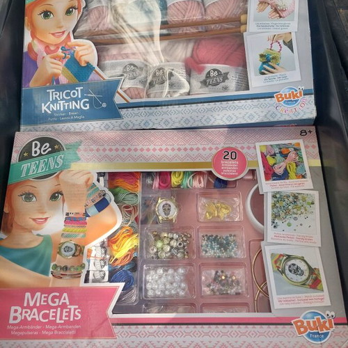 Be Teens Mega Braceletes and Tricot Knitting set new