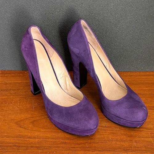 Nine West purple suede pumps used, size 40.5