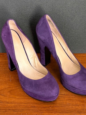 Nine West purple suede pumps used, size 40.5