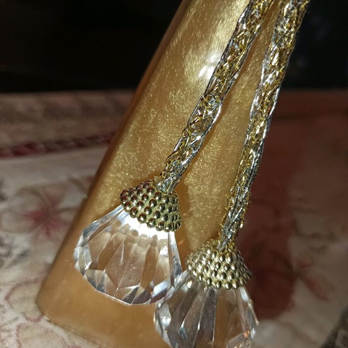 Decorative glass vase like new, gold color