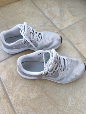 Nike running used turquoise athletic shoes size 39