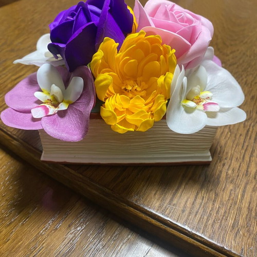 Book planter made of gypsum ceramic and soap flowers new