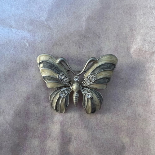 Butterfly pin like new