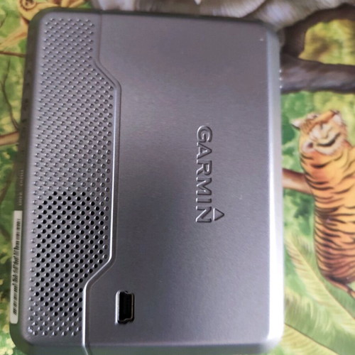 Garmin nuvi GPS used with auto reset issue, for repair or parts