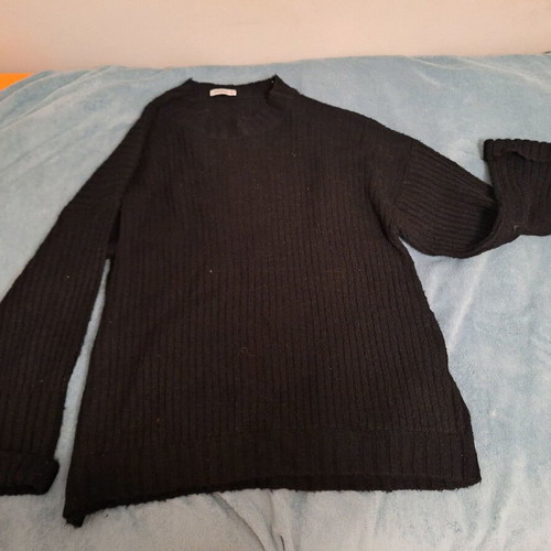 Pink Woman black sweater like new, size M fits L and XL
