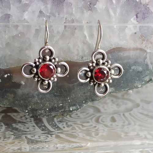 Silver vintage earrings with red stone like new
