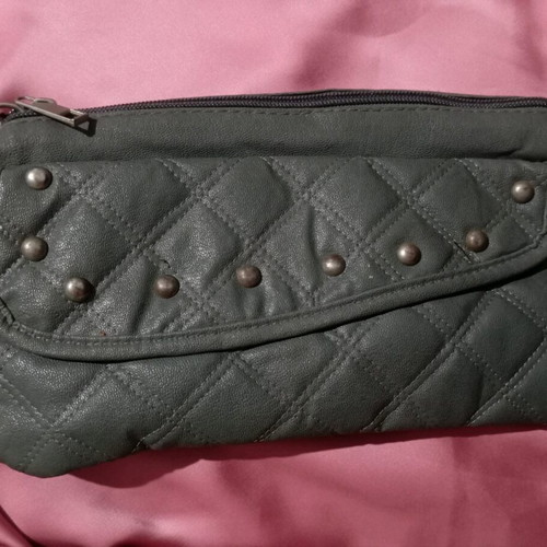 Shoulder bag used, grey leather with detachable chain