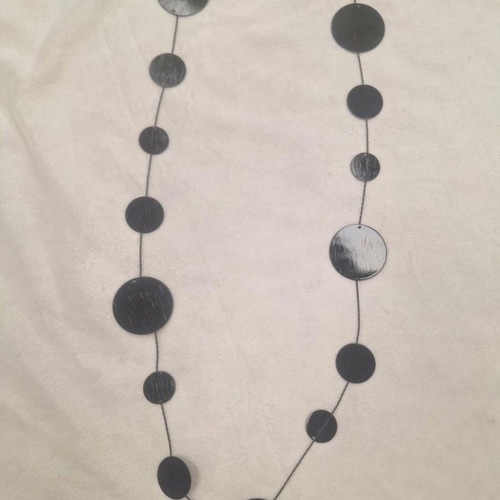 Necklace elegant and modern, new, black