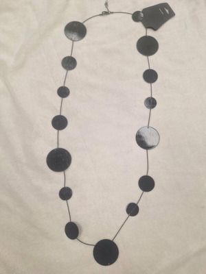 Necklace elegant and modern, new, black
