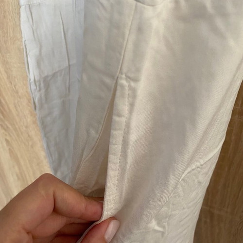 Sleeveless white jumpsuit with embroidered details new, one size