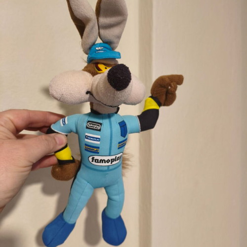 Famosa Warner Bros Wile E. Coyote Racer Driver F1 Pilot 1990s collectible plush like new 33cm