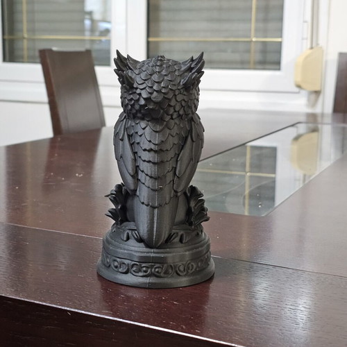 Figure 20 cm black matte like new