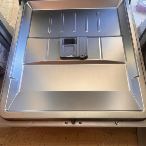 DeLonghi dishwasher like new DDW60W20 / DDW60S20