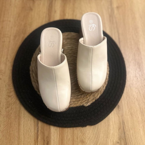 Fullah Sugah clogs like new, size 36, beige