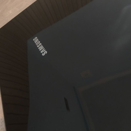 Samsung R505 Laptop like new with SSD 840 Pro and Windows