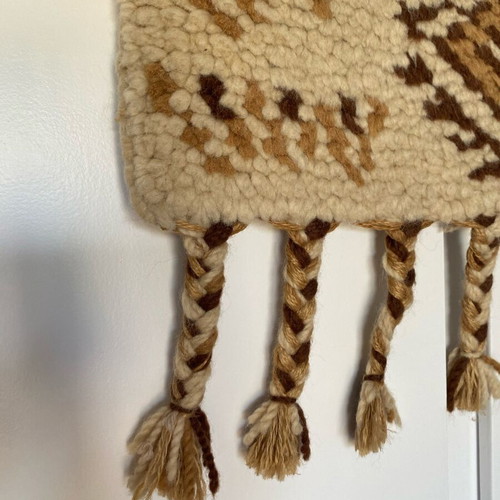 Vintage wool rug in like new condition 46x30cm