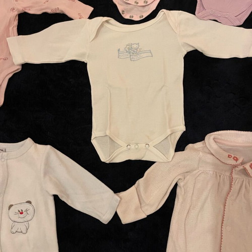 Baby bodysuits and rompers used, pack of 7 for 1-3 months old