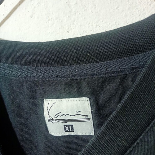 Kani T-shirt like new, black with silver sign, size XL