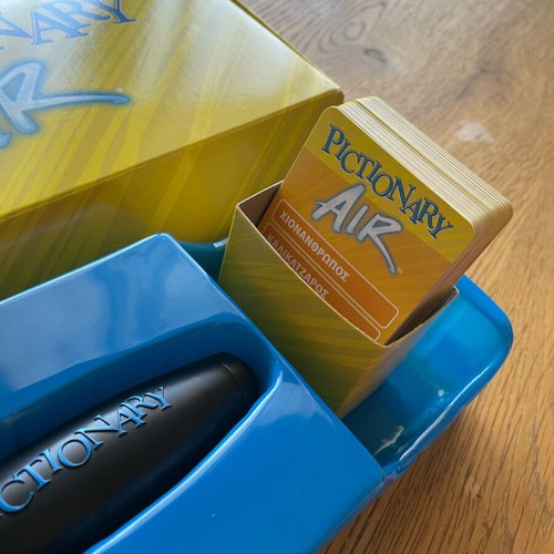 Pictionary Air game like new