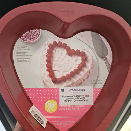 Wilton Nonstick Heart-Shaped Baking Pan New with Tags