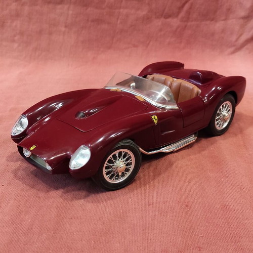 Ferrari 250 Testa Rossa 1958 metal model scale 1:18 new