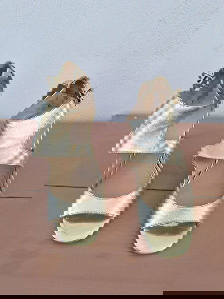 γυναικεία πεδιλα χρυσά 9εκ