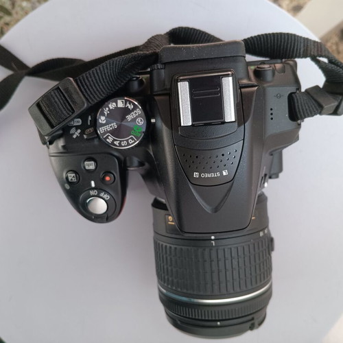 Nikon D5300 DSLR like new with 18-55mm lens